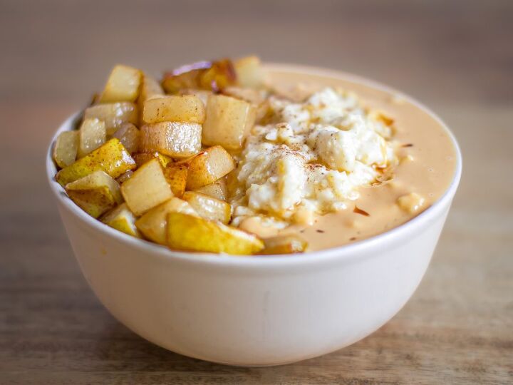 millet porridge, Millet porridge with caramelized pears topped with almond butter