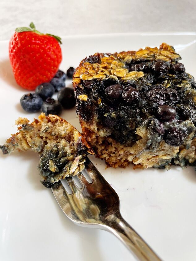 healthy blueberry banana baked oatmeal muffin option