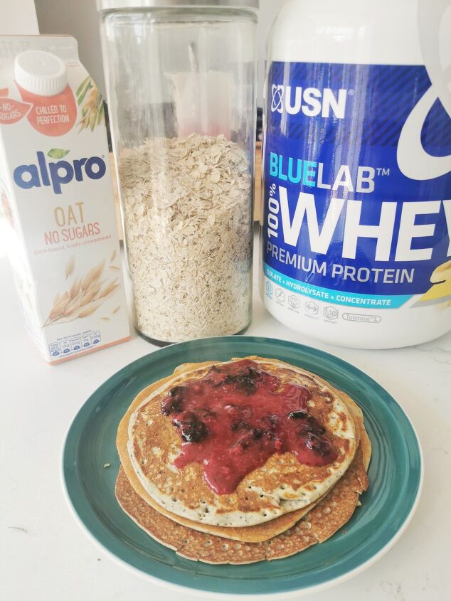 blueberry and banana protein pancakes