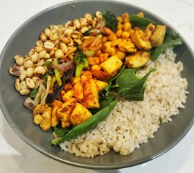 This delicious Buddha bowl is a great way to make the clean eating lifestyle more exciting