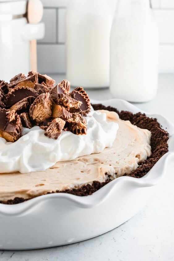 homemade reeses cup peanut butter pie