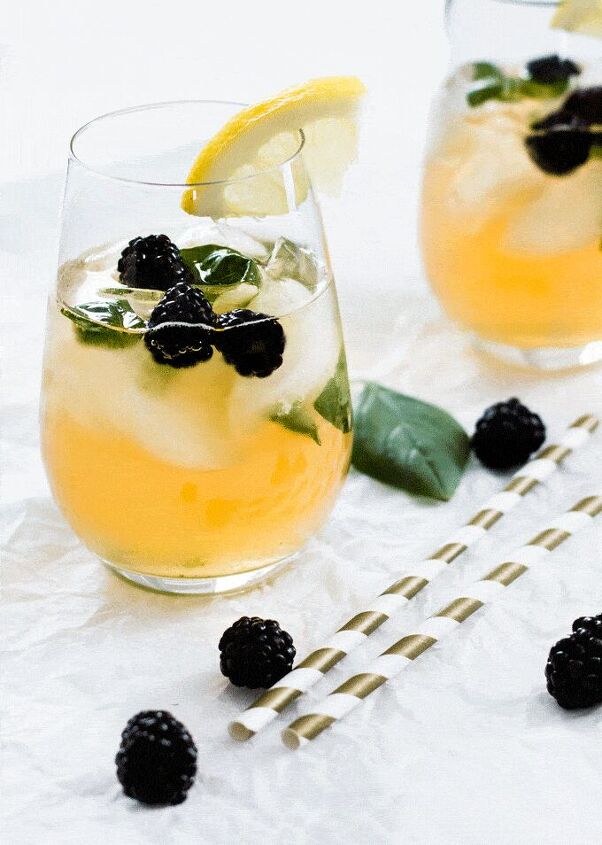blackberry and basil iced green tea