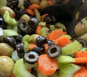 Possibly the crunchiest Italian-flavored salad you can make (quick & easy!)