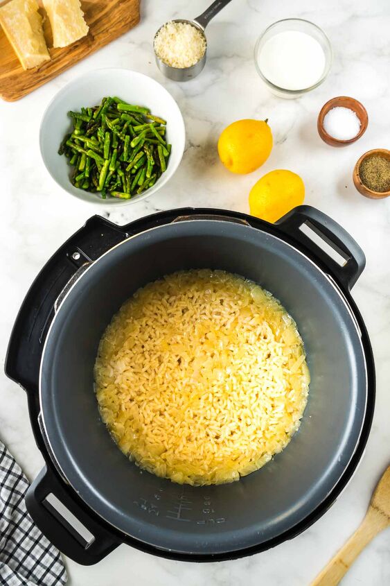 instant pot risotto with asparagus