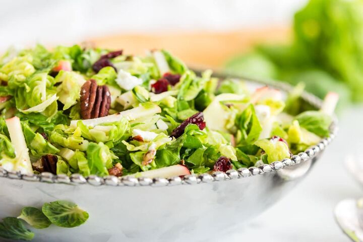 shredded brussels sprouts salad, This salad makes 6 to 8 servings