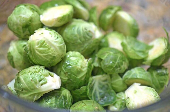 shredded brussels sprouts salad, Brussels sprouts need to be trimmed and washed before use