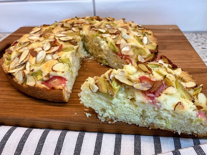 rhubarb almond cake
