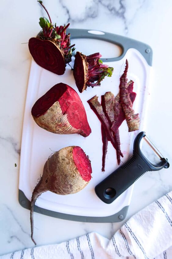 roasted beet goat cheese salad with avocado