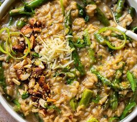 Lemony Asparagus Risotto With Leeks and Garlic Almonds