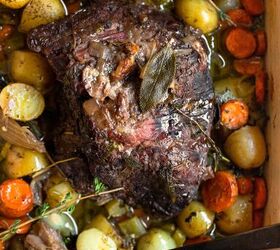 slow cooker holiday brisket, This slow cooker beef brisket is packed with rich flavors that yields meat that melts in your mouth