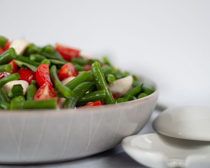 green bean caprese salad