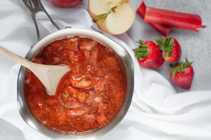 rhubarb compote with strawberries apples
