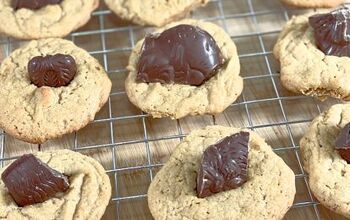 Peanut Butter Cookies With Chocolate Chunks for Easter Time