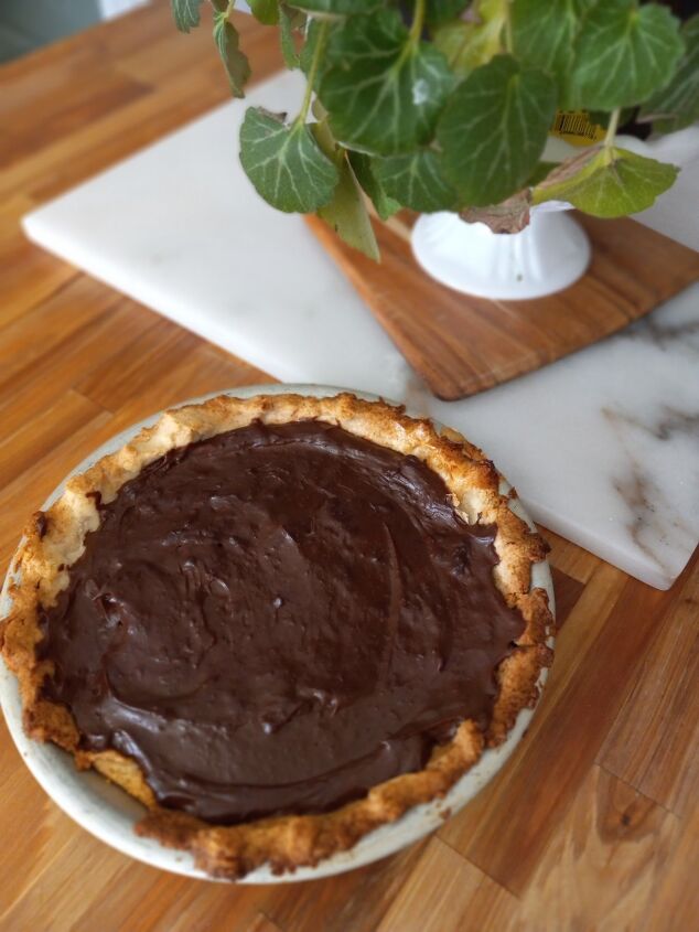 chocolate cream and meringue pie