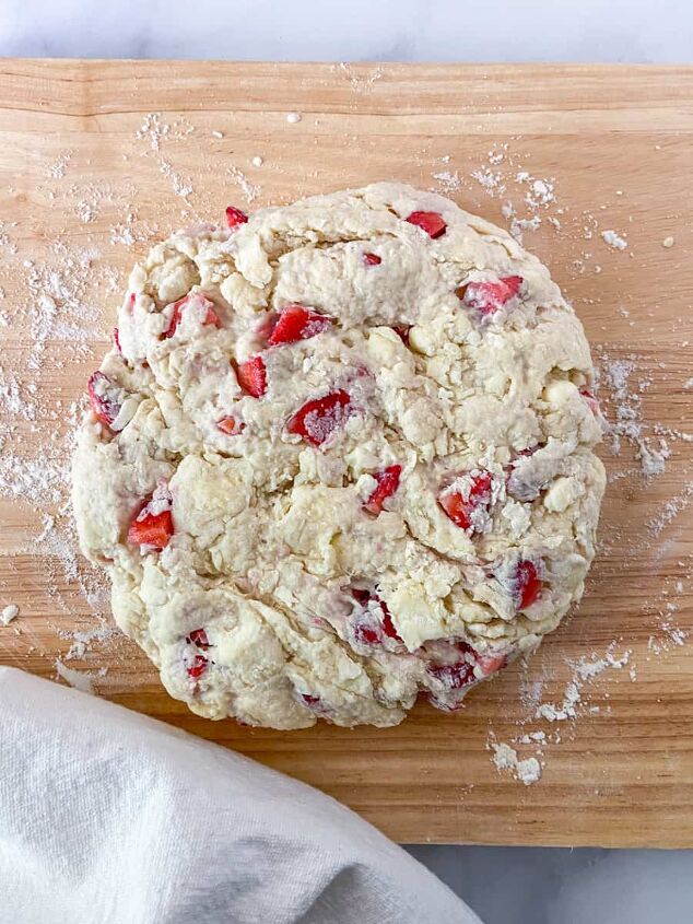 the best strawberry buttermilk scones