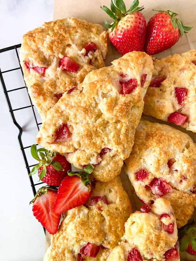 the best strawberry buttermilk scones