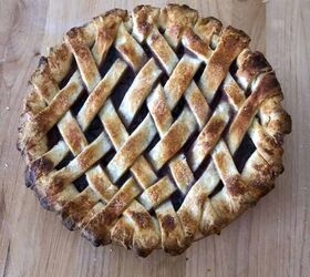 If you've ever wanted to perfect that lattice pattern on your pies, get your rolling pin out & try this!