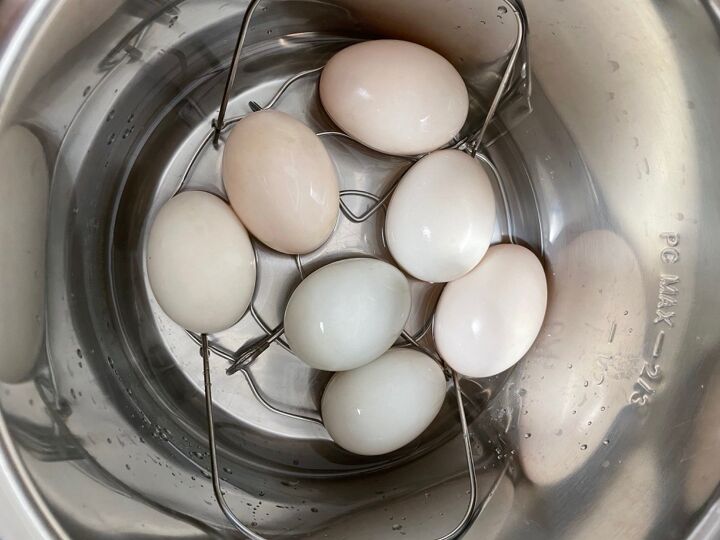 hard boiled eggs in an instant pot
