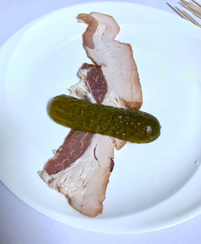 keto bacon wrapped pickles