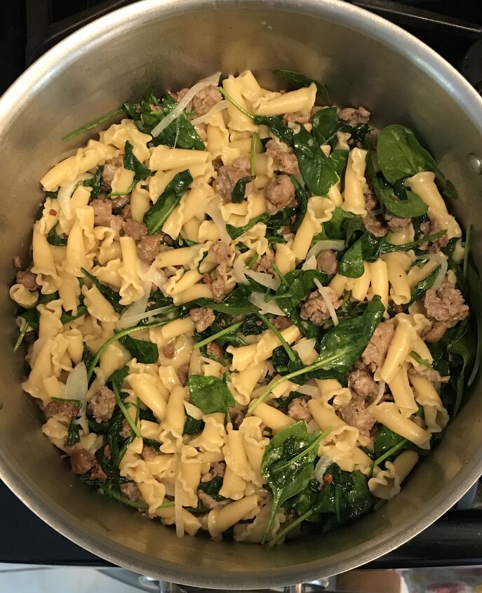 farfalle with sausage and spinach white wine shallot butter sauce