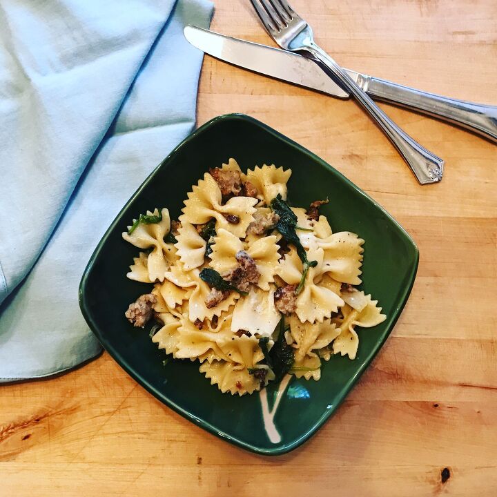 farfalle with sausage and spinach white wine shallot butter sauce