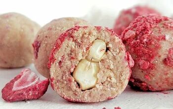 Strawberry Protein Balls With a Cashew Surprise