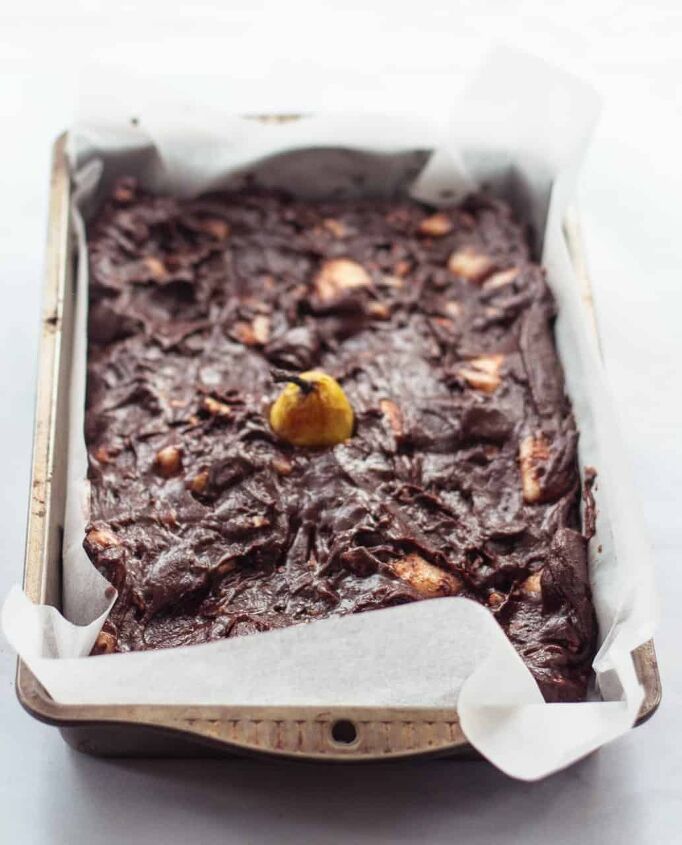 how to make vegan pear and walnut brownies