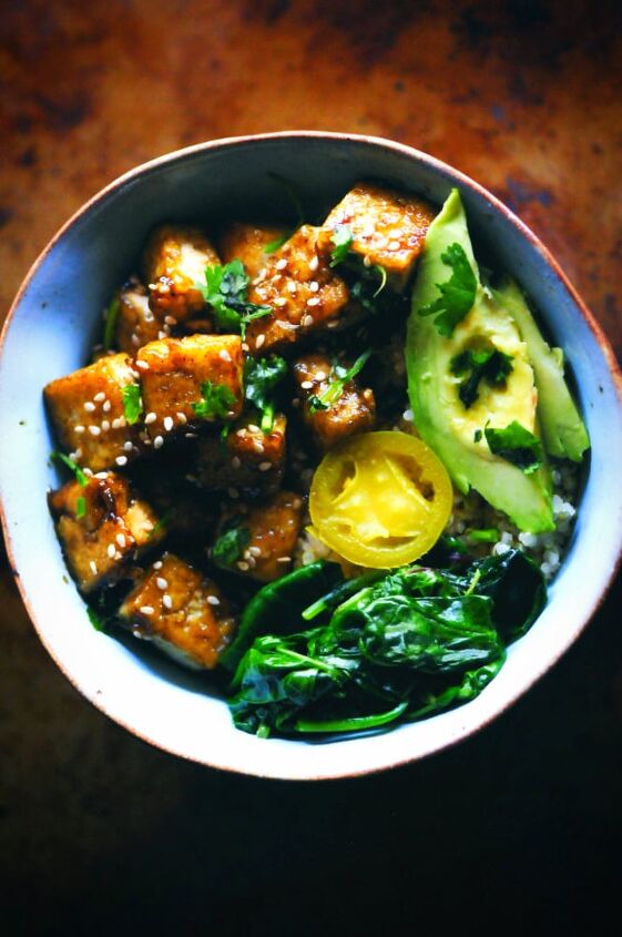 sweet and spicy green tofu quinoa bowl recipe