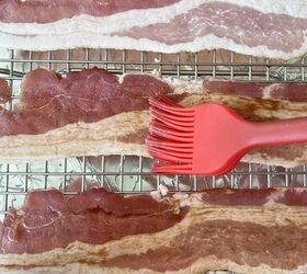 Once you try a batch of this easy-to-make bacon salt, you're going to want to put it on EVERYTHING