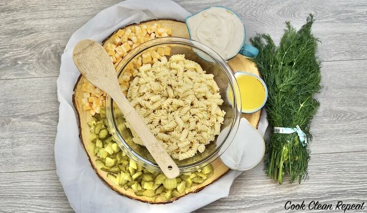 dill pickle pasta salad