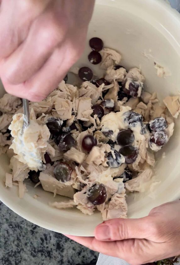 easy chicken salad with grapes sandwiches