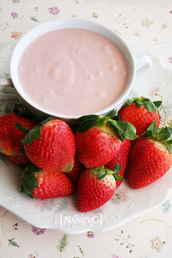 strawberry fruit dressing and dip