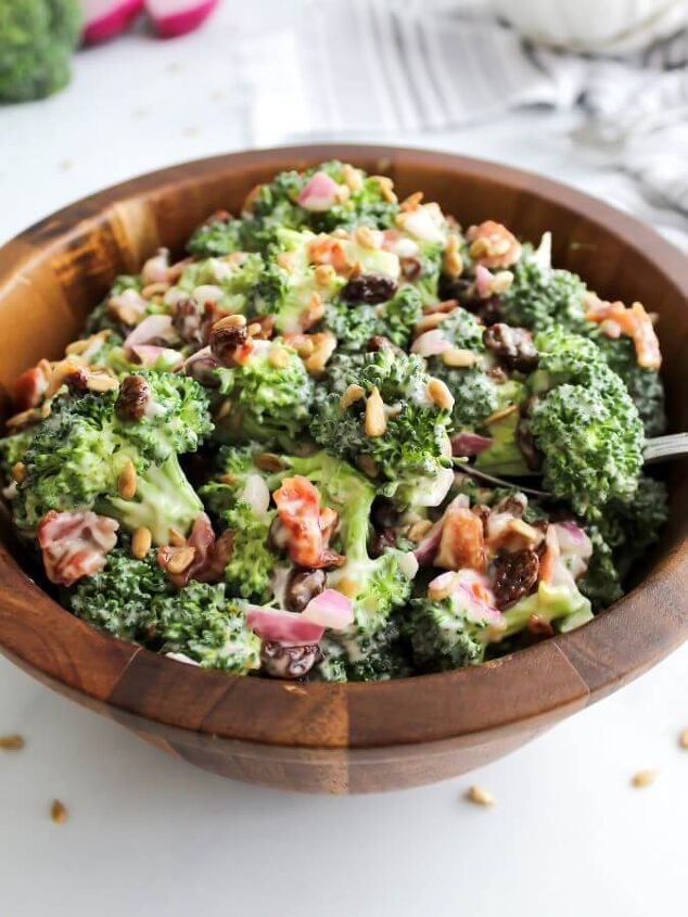 the best creamy broccoli salad