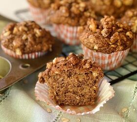 Healthy Whole Wheat Banana Muffins With a Maple Walnut Streusel