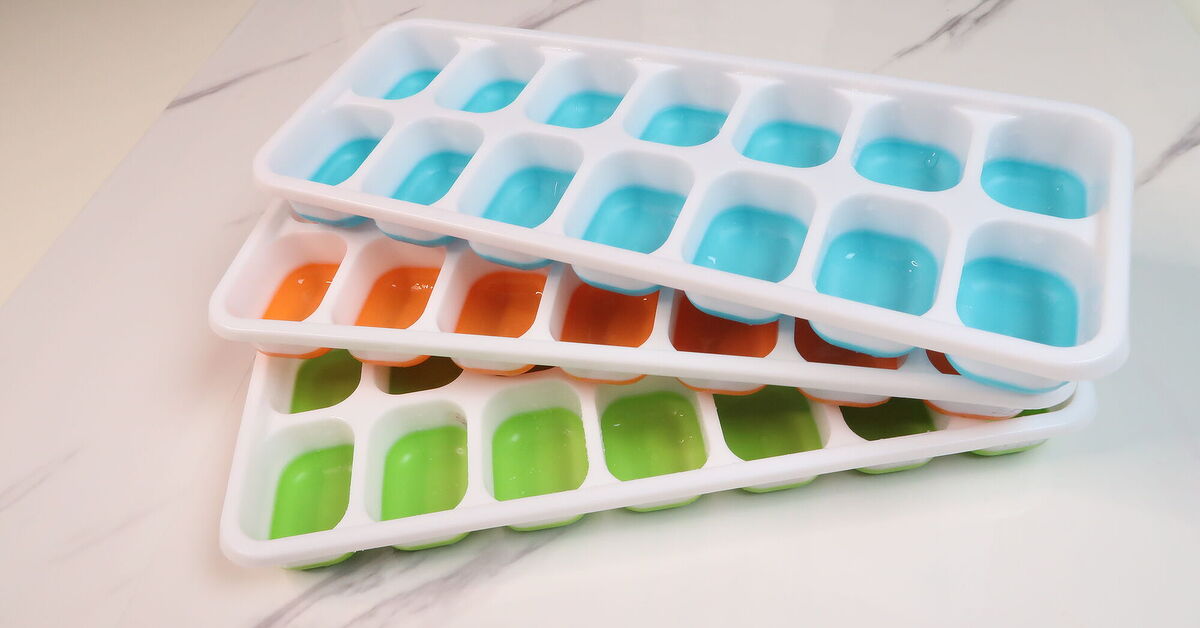 https://cdn-fastly.foodtalkdaily.com/media/2022/05/05/6745141/genius-ice-cube-tray-hacks.jpg?size=1200x628