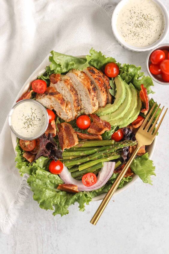 ultimate blt salad with chicken