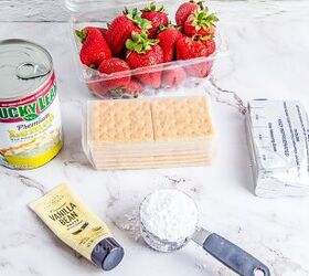 These no-bake dessert mugs take almost no effort to make, but look super impressive