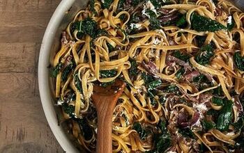 Fettuccine With Kale & Caramelized Onions