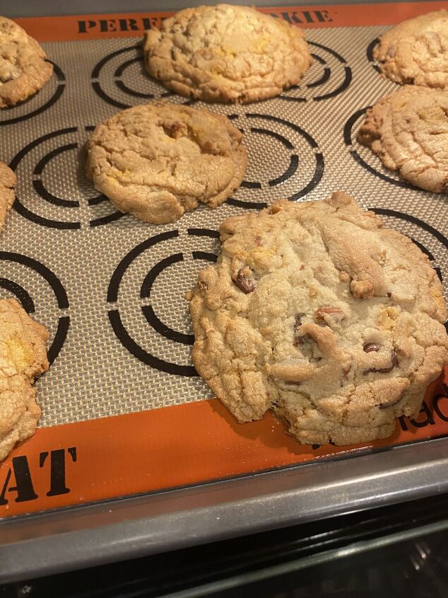 butterscotch chip chocolate chip and pretzel cookies, This cookie is so good