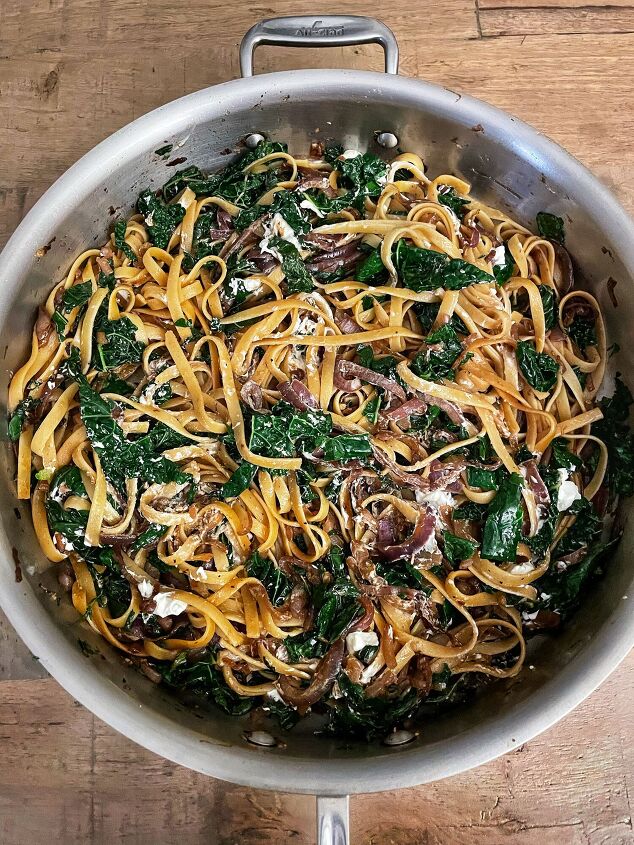 fettuccine with kale caramelized onions