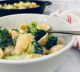 Easy Gluten-Free Broccoli Macaroni + Cheese