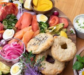 Having guests over for breakfast? They'll love this easy spring-themed spread!