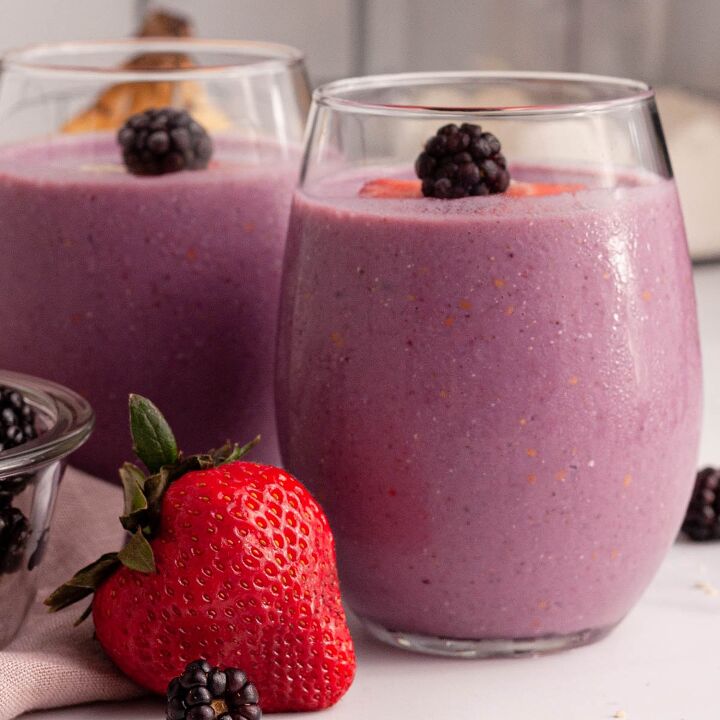 vegan blackberry strawberry smoothie
