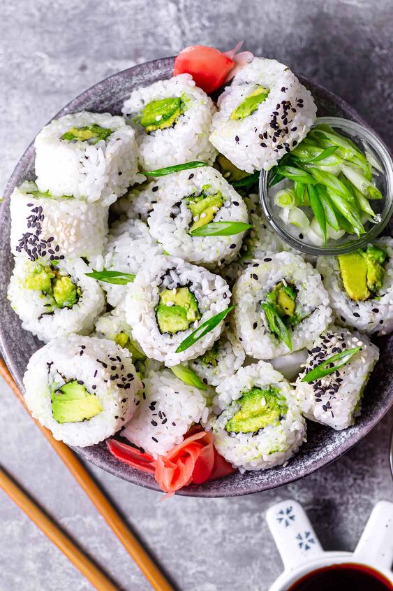 easy avocado sushi roll
