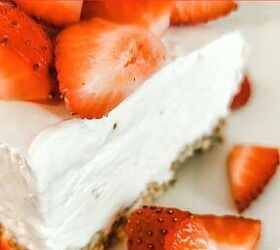 https://cdn-fastly.foodtalkdaily.com/media/2022/06/02/6754212/easy-recipe-for-frozen-yogurt-bars-strawberry.jpg?size=720x845&nocrop=1