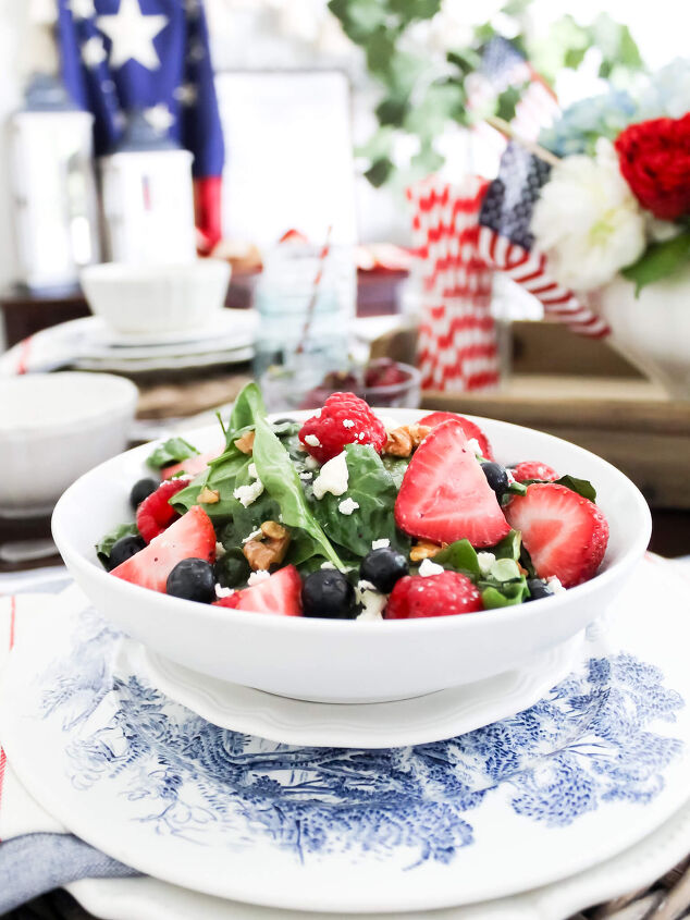 summer berry spinach salad with poppy seed dressing