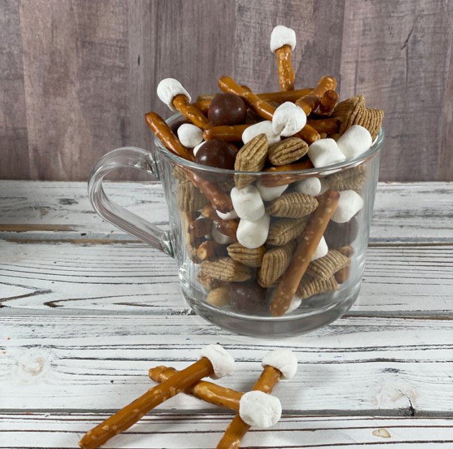 how to make smores trail mix with printable tag