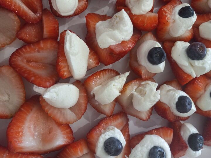 cheesecake stuffed strawberries