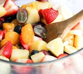 10 foods the football players are eating, Classic Fruit Salad