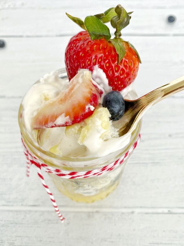 summer berry trifle dessert